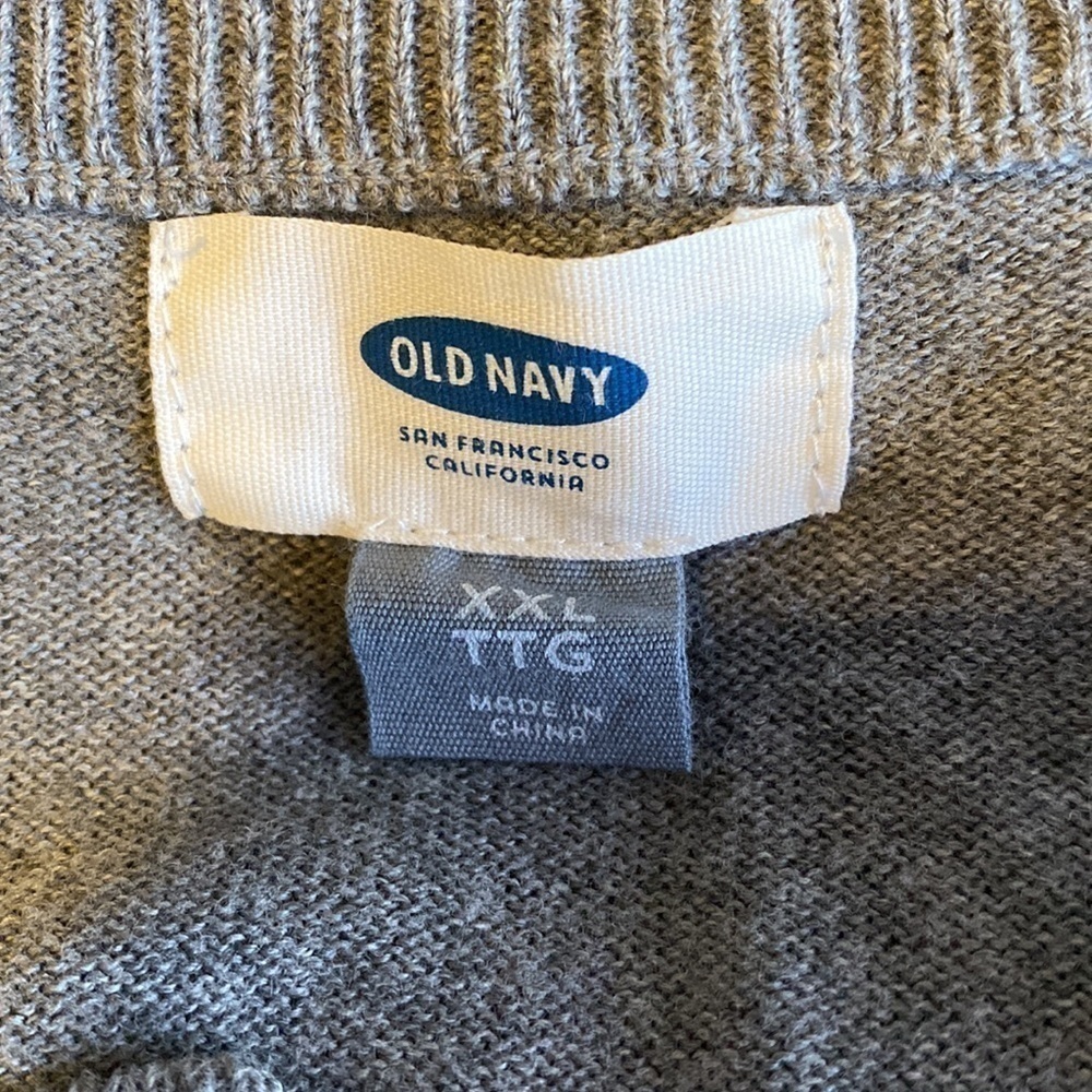Old Navy - Adorably Sweet Grey Cardigan with Pink Polka Dots - Picture 6 of 10